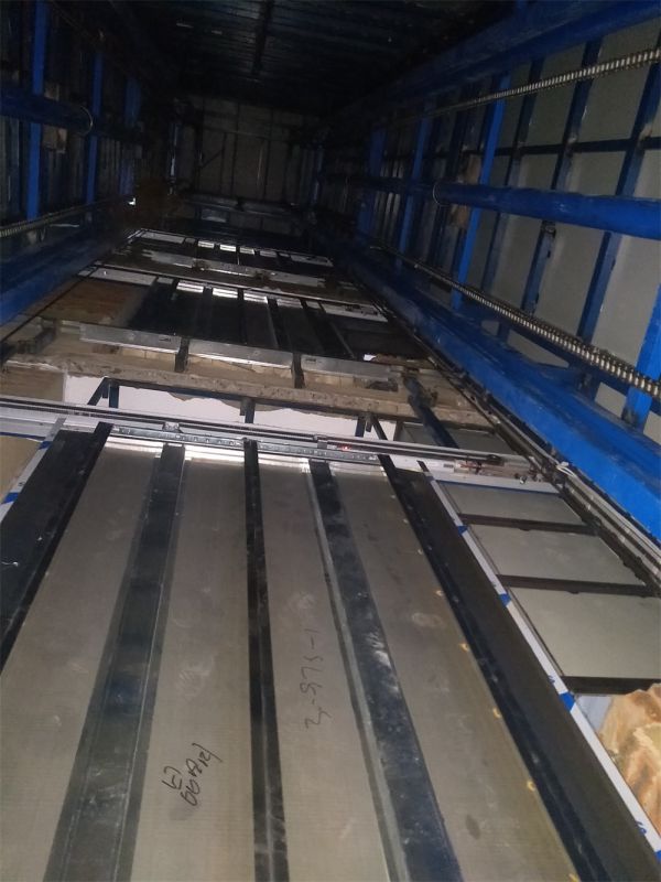 云南省疾控倉庫運(yùn)送疫苗液壓貨梯案例